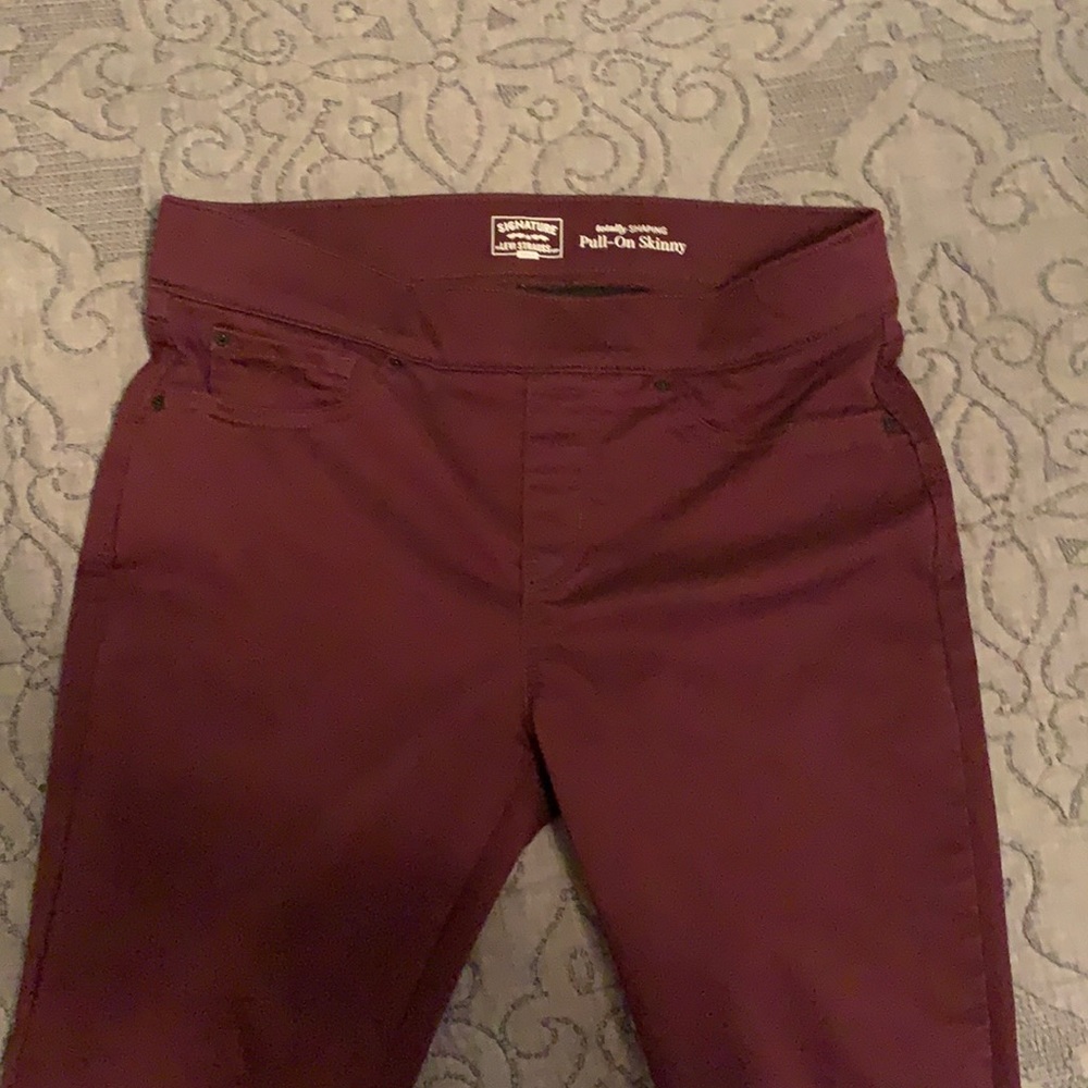Levi Signature Pull On Skinny jeans